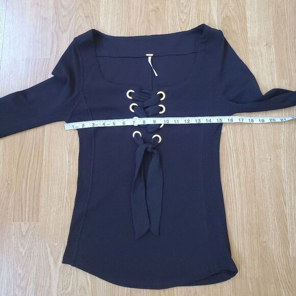 Free People 'Looking Back' Lace-Up Top - size Small in Black - Picture 10 of 13